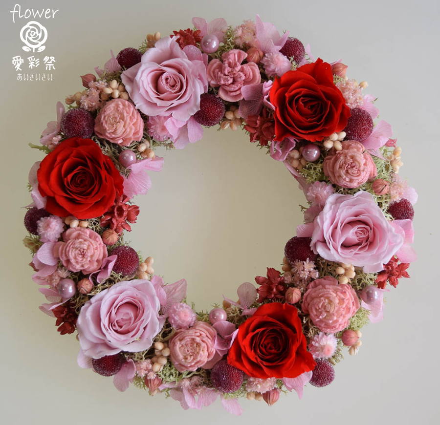 プリザーブドフラワーリース　ピンクと赤のバラをメインに　赤・ピンク系の色合い（17cm）